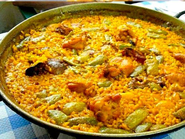 Paella de pollo