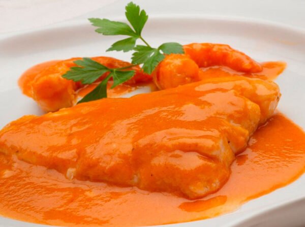 Tilapia con salsa americana